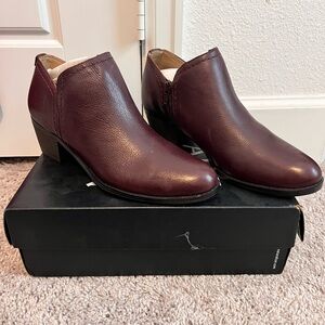 Naturalizer Women's Zarie Aubergine Ankle Boots